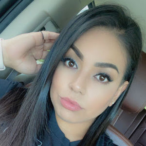 Meet your Posher, Lydia a